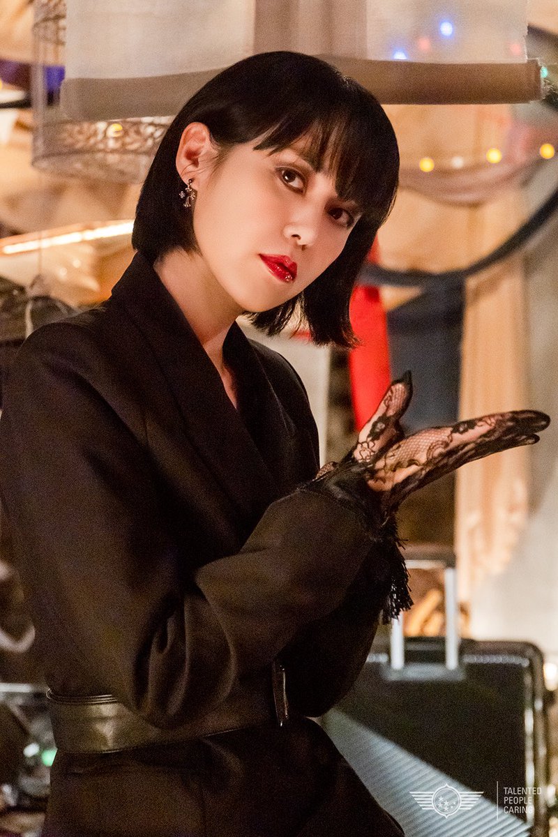 아니 연주 언니… 저 화나게 해놓고 그렇게 쳐다보면 제가 다 괜찮다고 해줄 것 같아요? 맞으니까 진짜 다음부터 그러지 마세요…