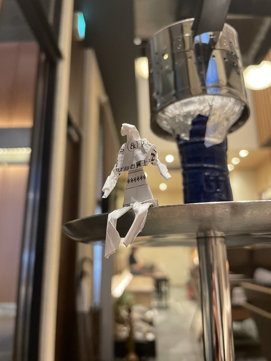 origami_receipt's tweet photo. ���掛ける人。
#origami
#receiptart
#おりがみ
#レシートアート https://t.co/92U5cXiKOT