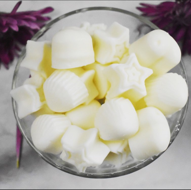 CompanyTcm's tweet photo. Start eliminating odors and soothing your soul with the scent of @CompanyTcm Wax Melts Lavender. Refresh your favorite rooms and enjoy this herbal scent without any heavy perfumes. #tcmcandles #tcmwaxmelts #lavender https://t.co/nLjThnokJT