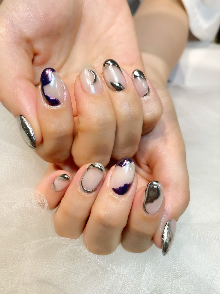 automaticroom's tweet photo. 先日今は亡きフリートにはあげたけどネイル替えたんですわ🥺
ギュテくん@_kimgyutaeのやってたデザインを元に麻天狼とBATぽくなるカラーに少し変更

今回のネイル仕事しやすさ鬼の如し

FGO死ぬほど無料石くれたのでエッチなキツネさんは引きました😇最近もう引くだけ起動

#GYUTAEMATE https://t.co/OeE0f4IchW