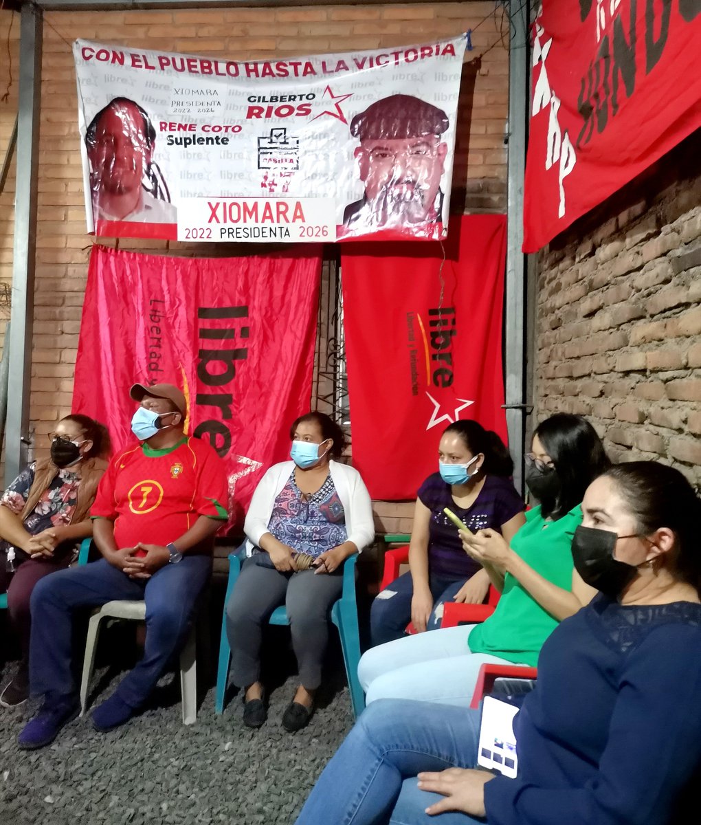#Libre Excelente reunión con el Colectivo de la Res. Honduras del T1 "Erick Alexander Martínez Á. ", conociendo su plan de trabajo y recibimiento orientaciones de la dirigencia junto a <a href="/pichuzelaya/">Xiomara Zelaya</a>

#XiomaraPresidenta
#AldanaAlcaldeMDC
#MayoríaParlamentaria
✔️X23 - Fco. Morazán