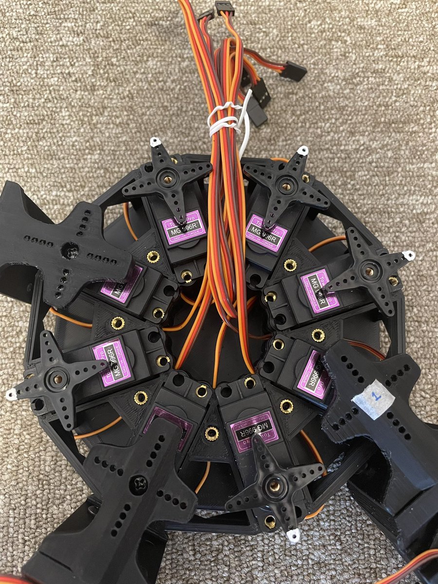 B_SKY_Lab's tweet image. せっかくナットをインサートしたのでサーボたちも入れてみた、カッコいい

#Rospider