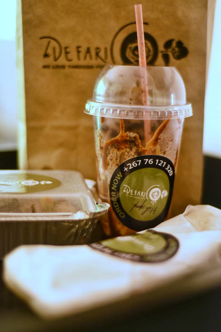 hey_porschee's tweet photo. @djsbu H. Defari cute combo delivery @P80 around Gabz includes wrap, winglets and a smoothie or oreo milkshake. Sides are also available. ☺️
Making sandwiches and milkshakes for @The_Cookoff this Sunday. #teamHdefari #deathbysangwege https://t.co/1Nb1vPwTqn
#DJSBU https://t.co/yv2H4blbuv