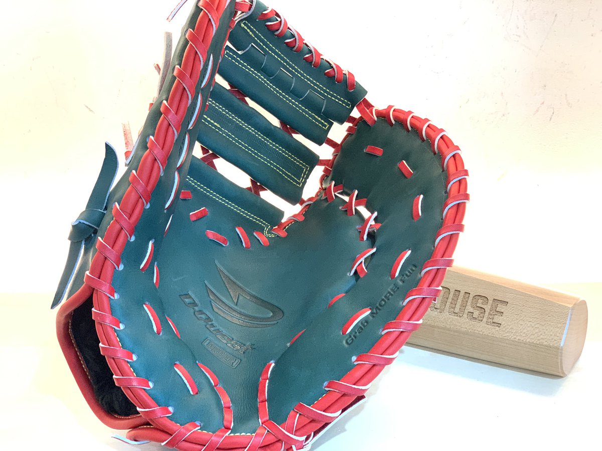 sportsfuruuchi's tweet photo. 早いなぁ！！！
3週間で出来てきたぞー！

#オーダーグローブ
#ディークエスト
#D_quest https://t.co/tIXAQxgZu0