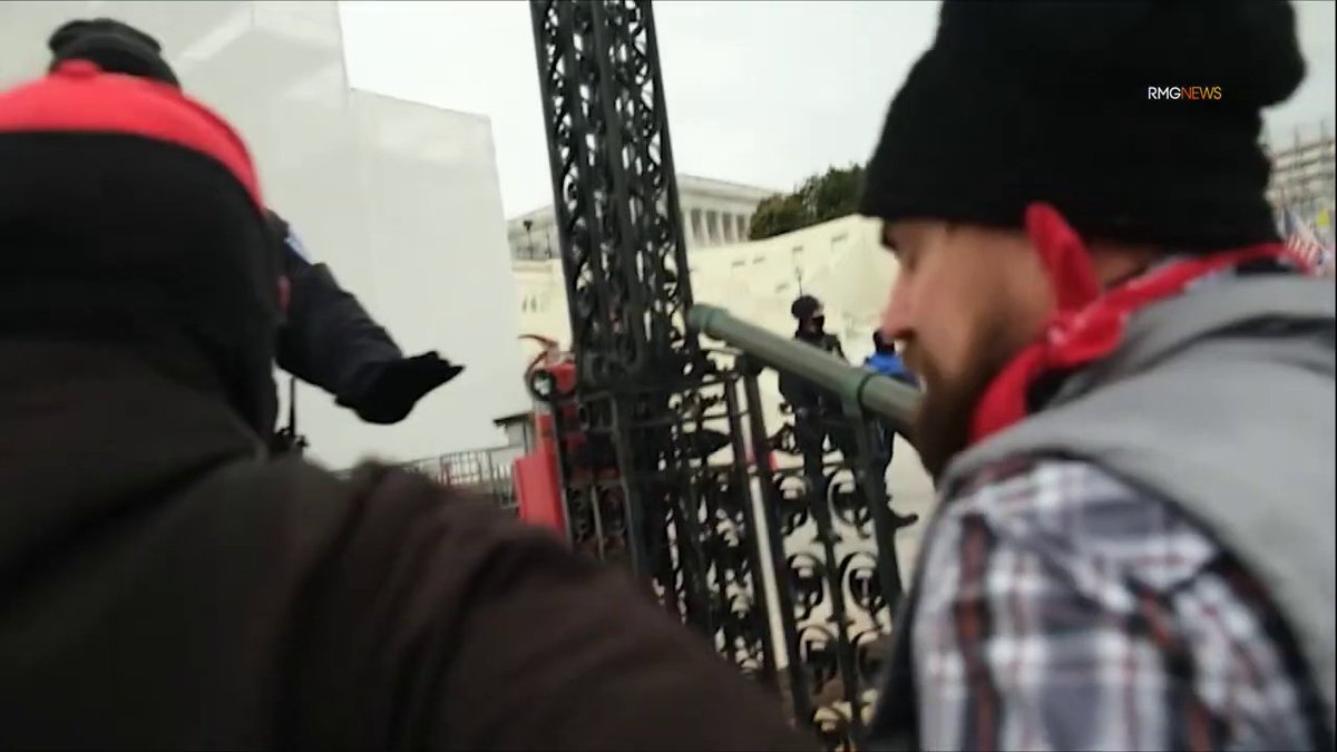 creek_twit's tweet photo. When Biggs and Nordean help to break down a fence, #GrumpyPB, #ClockworkAlexPB and #SumoPB are all there within an arm's reach. #GrumpyPB trades off with #JoeBiggs with the microphone to rally the mob. The five mingle with other PB but stay close as police fall back. https://t.co/glw43kxti3