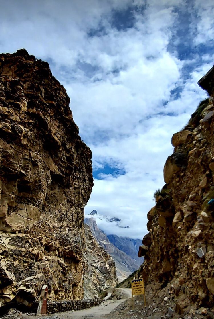 NorthRoutes's tweet photo. Journey to Himalayas
.
Spiti Region
.
#kinnaur #kinnaurvalley #shimla #sharahan #sangla #chitkul #kalpa #himachalpradesh #himachaltourism #familytour #holiday #indiantourism #increadibleindia #increablehimachal #specialoffer #packagtour https://t.co/nNuOhQ9ArF