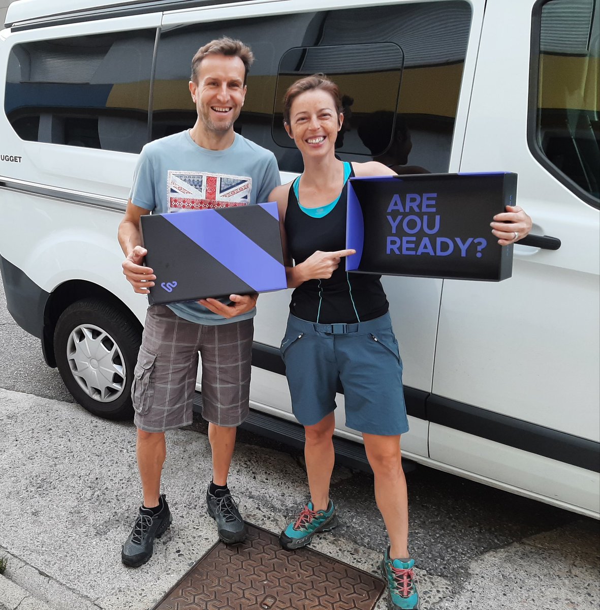 marimrtnez85's tweet photo. Estamos de puente y con una super sorpresa.
Estar atentos porque tenemos novedades de la mano de @mssports_es
¿Que habrá dentro de la caja? Are you ready??
.
#beatthepath #donarestornaraviure #sorpresa #haztedonante #porladonacion #porlostrasplantes https://t.co/pCol44QvmE