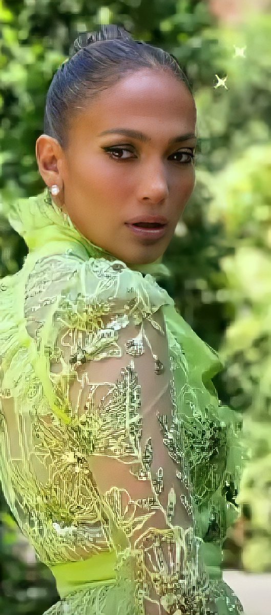 LopezHishem's tweet photo. The best love ever 😭💚

@jlo can u give your Tunisian 🇹🇳 Jlover a follow

#jlobeauty #JLo #jlointhemorning #JenniferLopez #InTheMorningChallenge  #jlover #jlovers #love #explorepage #Like #Twitter #CambiaElPaso #bennifer https://t.co/sHzm03uYsi