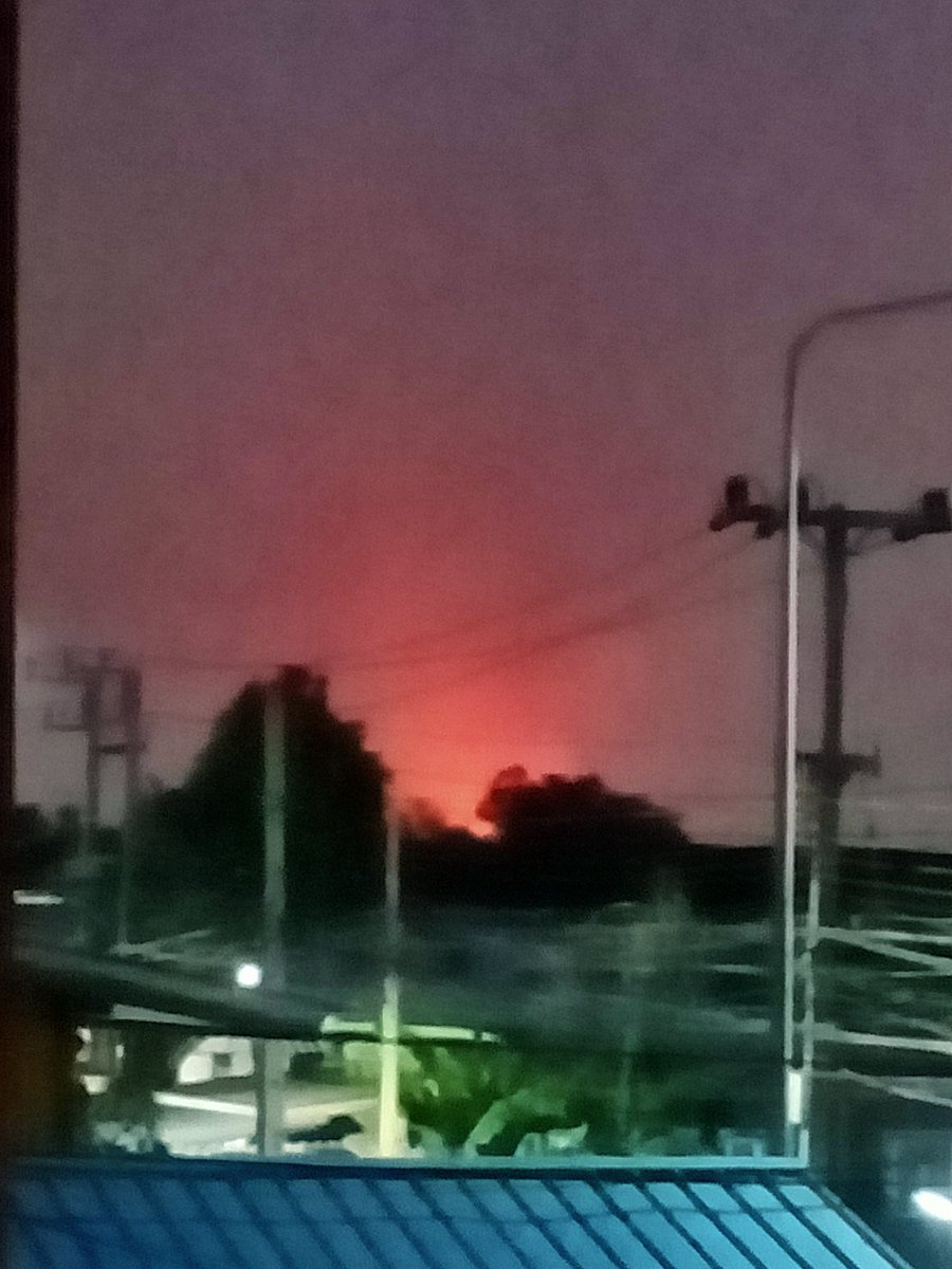 ดวงจันทร์ที่รัก🌝🌚's tweet - "ไฟไหม้ปทุมธานี บ้านฉางสายใน ...