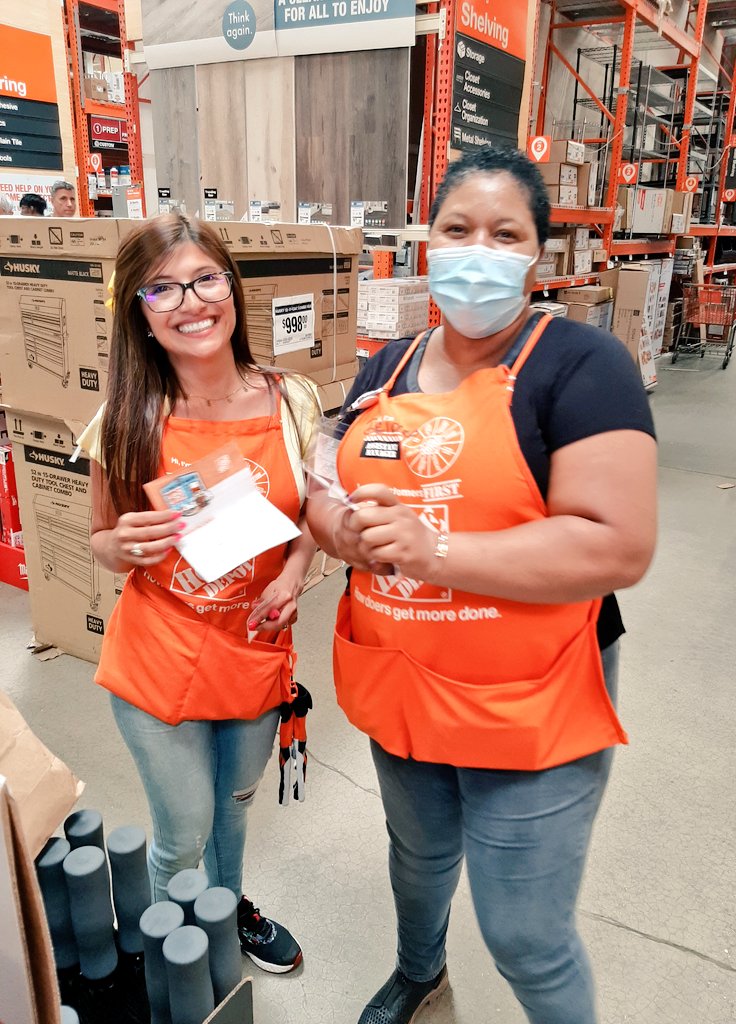Lily50722198's tweet photo. 07/21

Doing the right thing
🧡RECOVERIES &amp; CREDIT CARDS🧡

#1209🤩
#lovingmyjob❤

@deeluck12 @nikkillias @GladdingSuzanne @hdcredit @DawnOsorio https://t.co/Lh5qlENesj