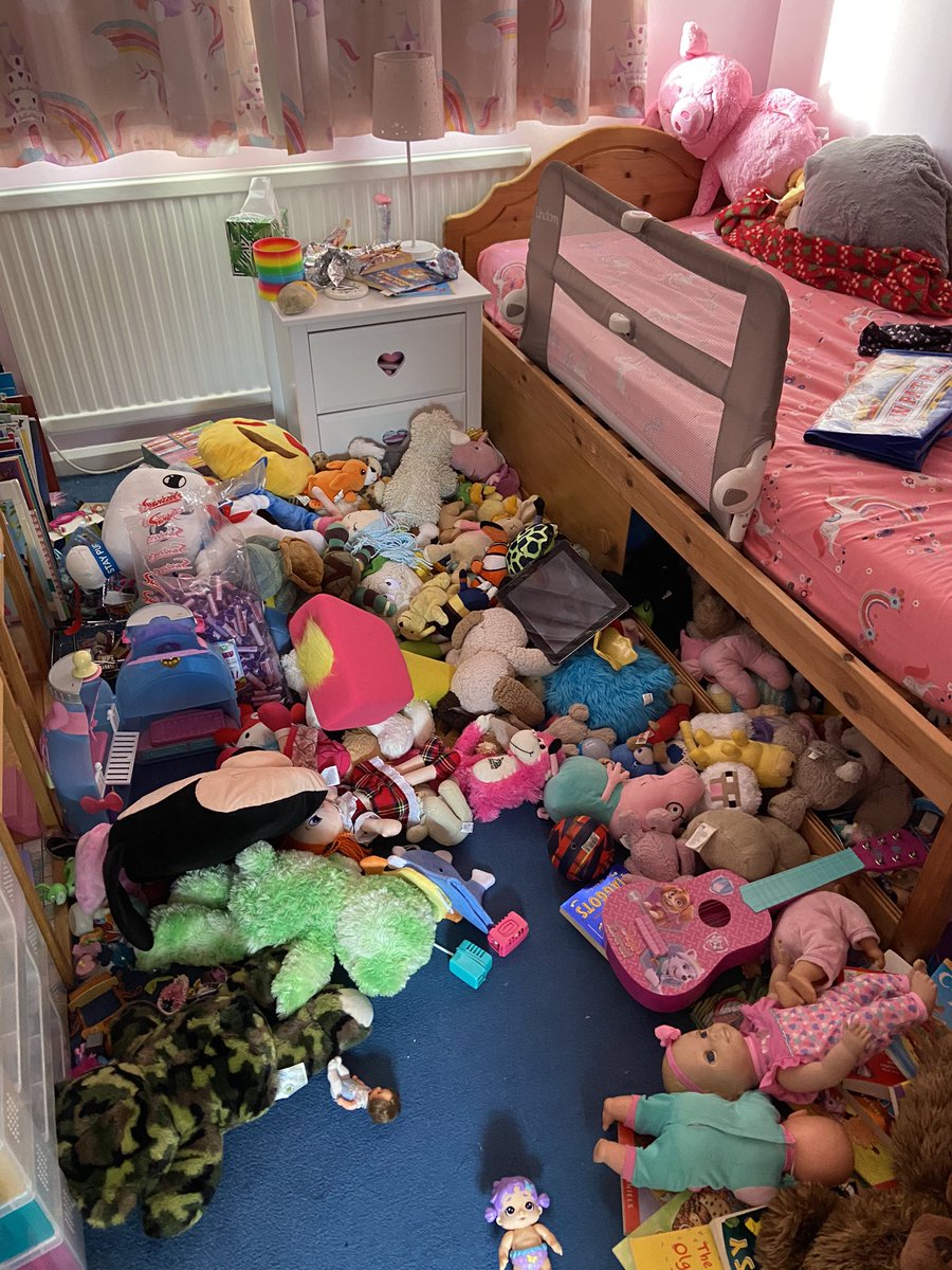 KnightleyH's tweet photo. @Zoopla I think our daughter might need a bigger bedroom!!! #MightBeTimeToMove @Zoopla https://t.co/VZLsvD4ixs