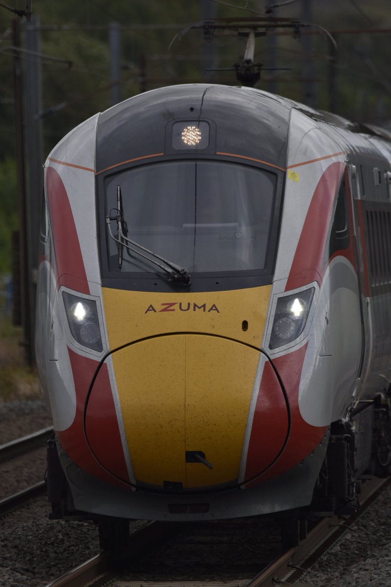 Class8xx's tweet photo. 801 228 out on test duties 6/8/21 passing GRA work 5Q63 after working 5Q62, Donny IEP to the Cross @lner @DavidHorne @HitachiRailENG. To note additional sensors (wiring) around the problem area @GarethDennis #azmua #class80x https://t.co/GOyqFcDPF0