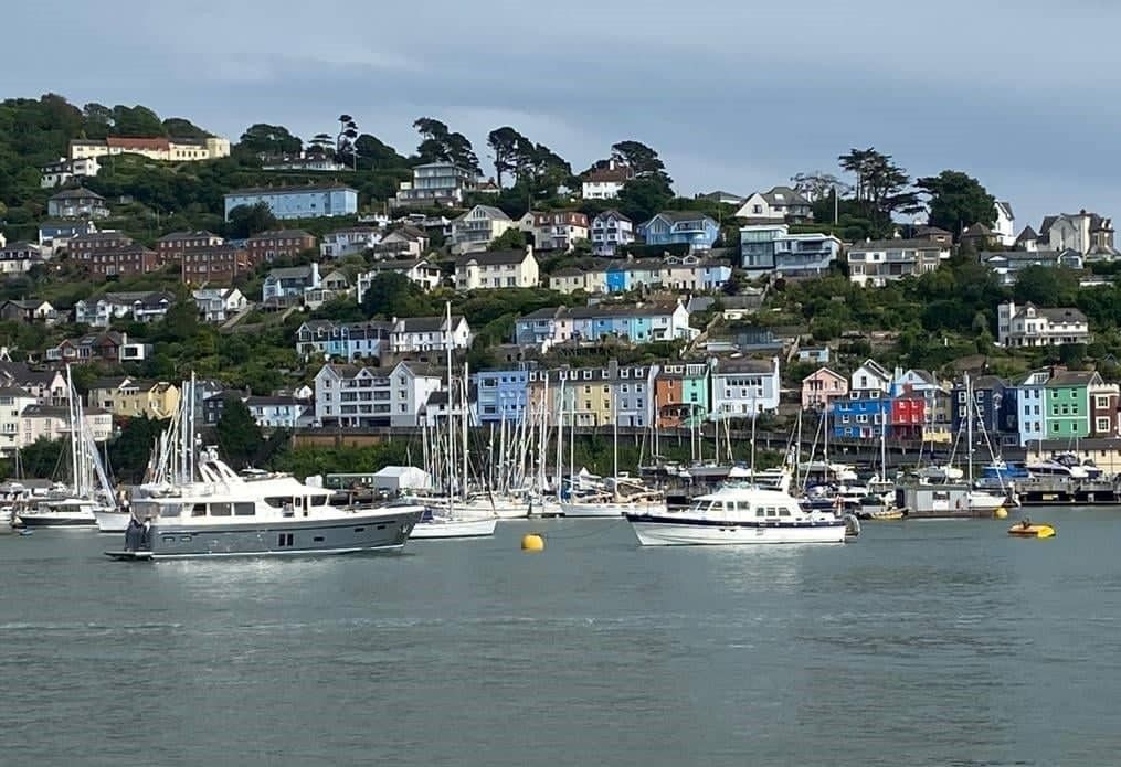 It was a pleasure to greet old friends and meet new ones as we celebrated Cockwells' 25th and Hardy Owners' Club's 40th anniversaries. Here is some of the #Dartmouth action #Cockwells25 #HardyOwnersClub40 #DuchyMotorLaunches #HardyMotorYachts #WeekendOnTheWater #CockwellsFamily
