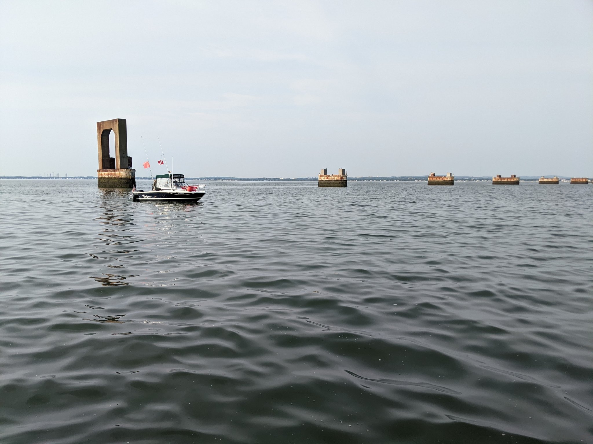 Boston Light Swim on Twitter "Lead swimmer jenbls2021 just passed the