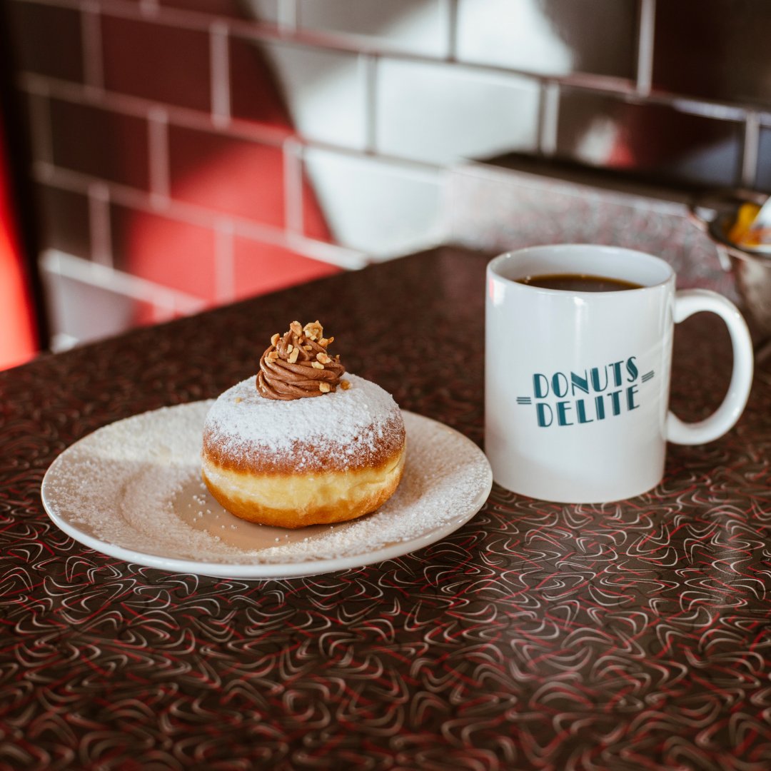The perfect combo for your Saturday morning!🍩🤤
#donutsdelite #donutsdeliteeverybody #empireatculver