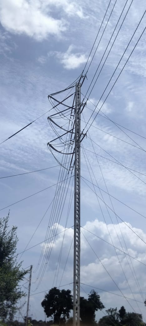 supremeco's tweet photo. During the period of July 2021, we also did restoration of two 400kV Twin Lines at Jharkhand and Maharastra for Adani Transmission and NHAI. https://t.co/JQ51JCXZWC
