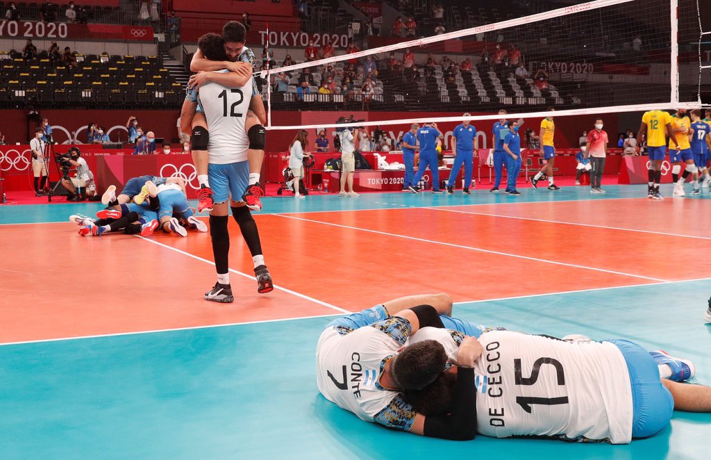 #Volleyball QUE ESTE ABRAZO NO SE TERMINE NUNCA ♥

Merecido, hicieron historia 🇦🇷🇦🇷🇦🇷🥉