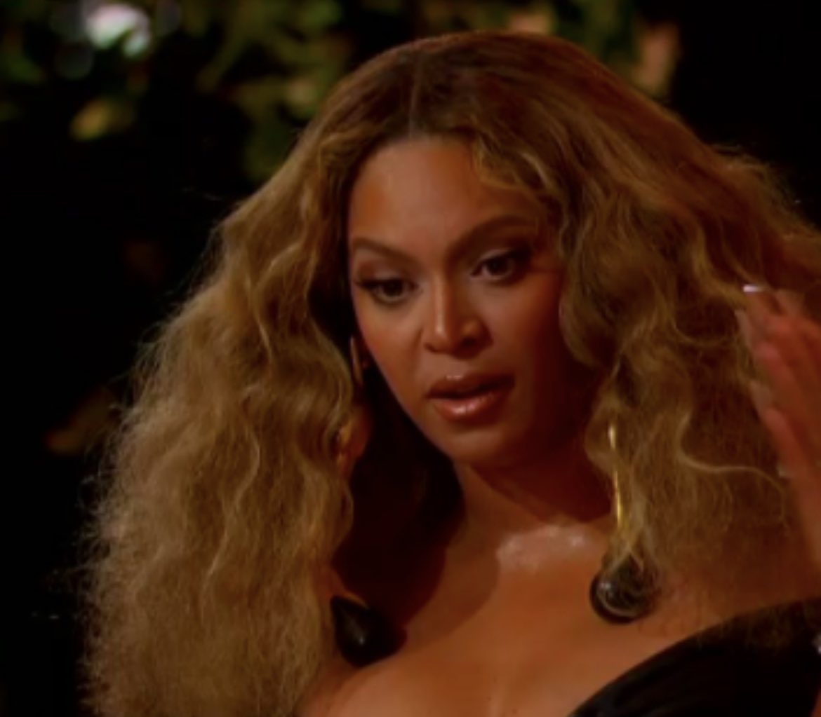 JohnOG_'s tweet photo. The way Casey read CJ DOWN at the elimination on #FBOYISLAND  ….. I wasn’t ready https://t.co/yd2kDyUz38
