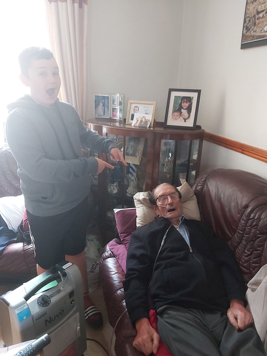 MammiPugh's tweet photo. Happy 88th Birthday Grandsha! 🎂 #NeuaddwenAberbargoed #TwoFatLadies88 https://t.co/6PWFdMDbKs