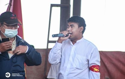 spring21MM's tweet photo. Ko Ye Yint Min Oo, a student from Monywa Technological University, was ABDUCTED by the Military Terrorists in #Mingin Township, #Sagaing Region on August 6 after military terrorists RAIDED his house according to local media.
#Aug7Coup
#WhatsHappeningInMyanmar
#ReleaseTheDetainees https://t.co/CwS4G2J7Xw