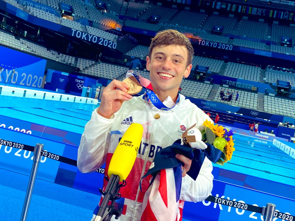 NickHopeTV's tweet photo. Tom Daley’s LEGENDARY stats:

Olympics: 🥇🥉🥉🥉
Worlds: 🥇🥇🥇🥈🥉🥉
Euros: 🥇🥇🥇🥇🥇🥈🥈🥈
Commonwealths: 🥇🥇🥇🥇🥈

“I’m definitely going to have a break &amp; a few margaritas, but don’t rule me out for Paris,” he tells me with a wink. https://t.co/xNFSN7PoHS