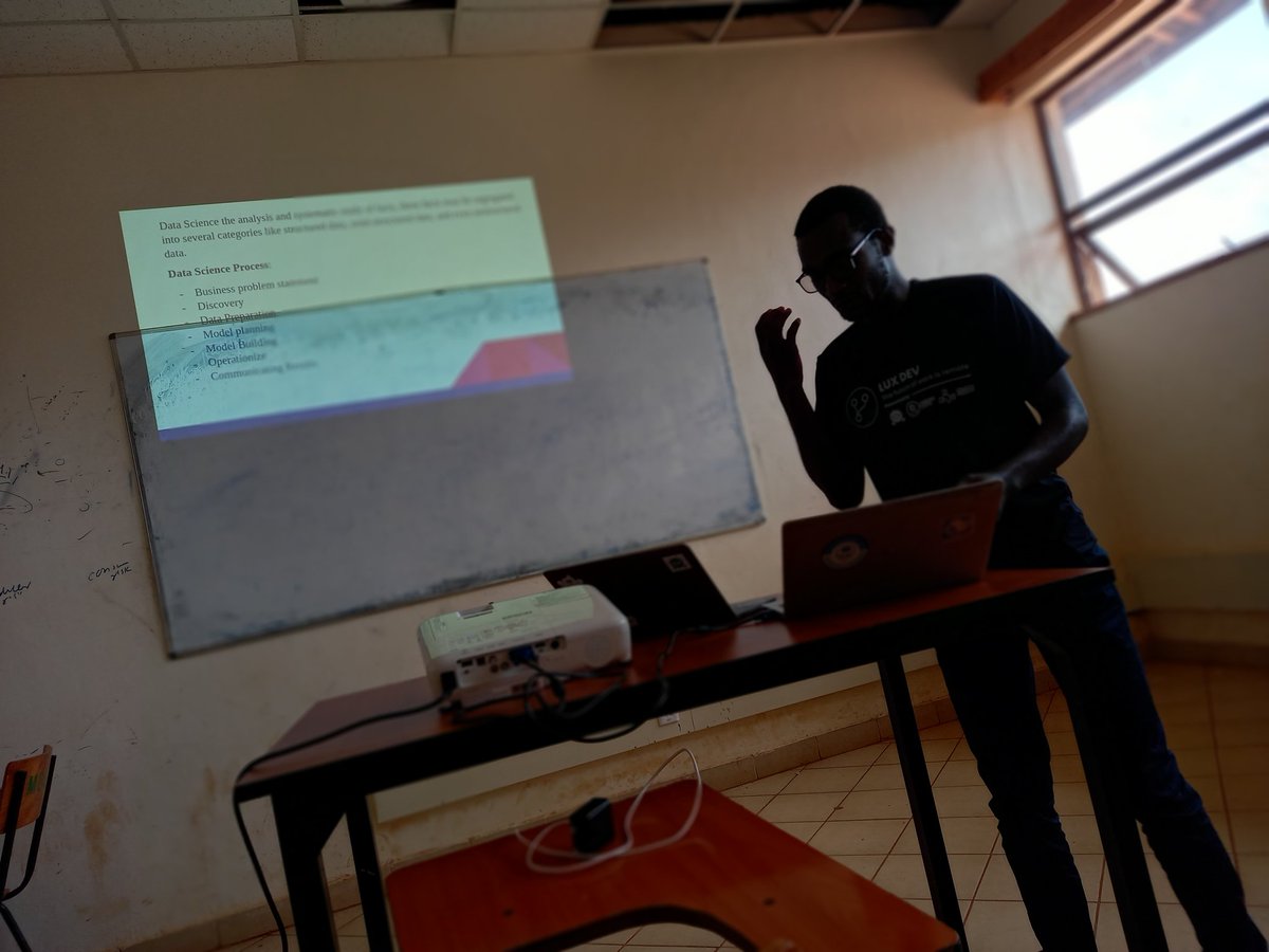 SteveChacha5's tweet photo. Happening now @DscMeru with @HarunMbaabu 
@lux_academy @DSEAfrica 
#100DaysOfCode #MachineLearning #DataScience https://t.co/aqVZ0wmOCW