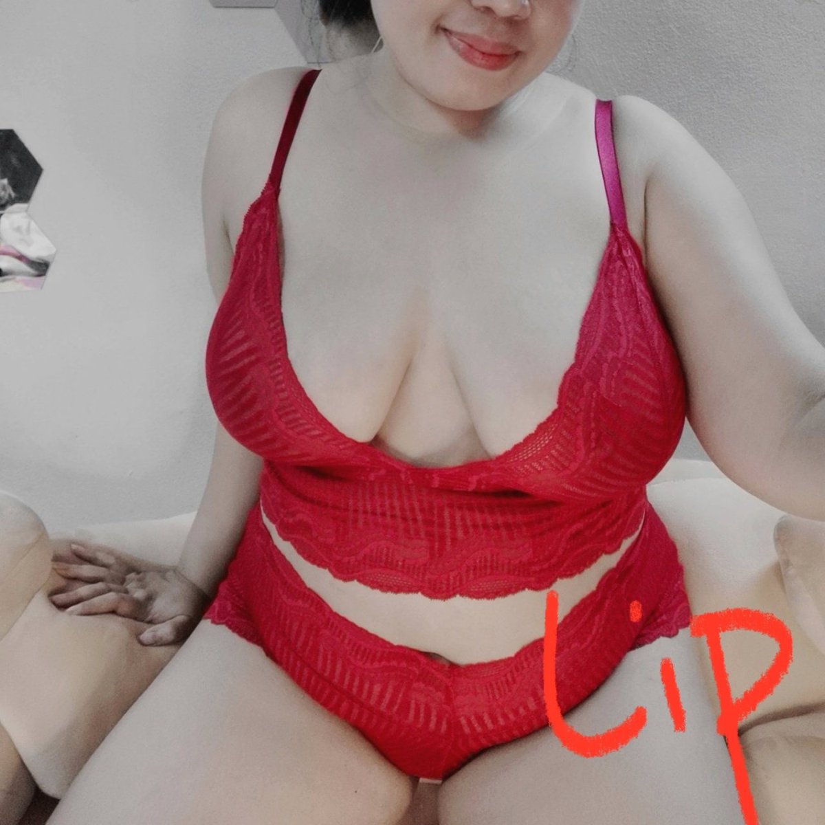 RedLipsxxxx's tweet photo. ไม่อยากให้เทอชอบคัย และไม่อยากให้คัยชอบเทอ 💋 https://t.co/jbI6eKhc9m