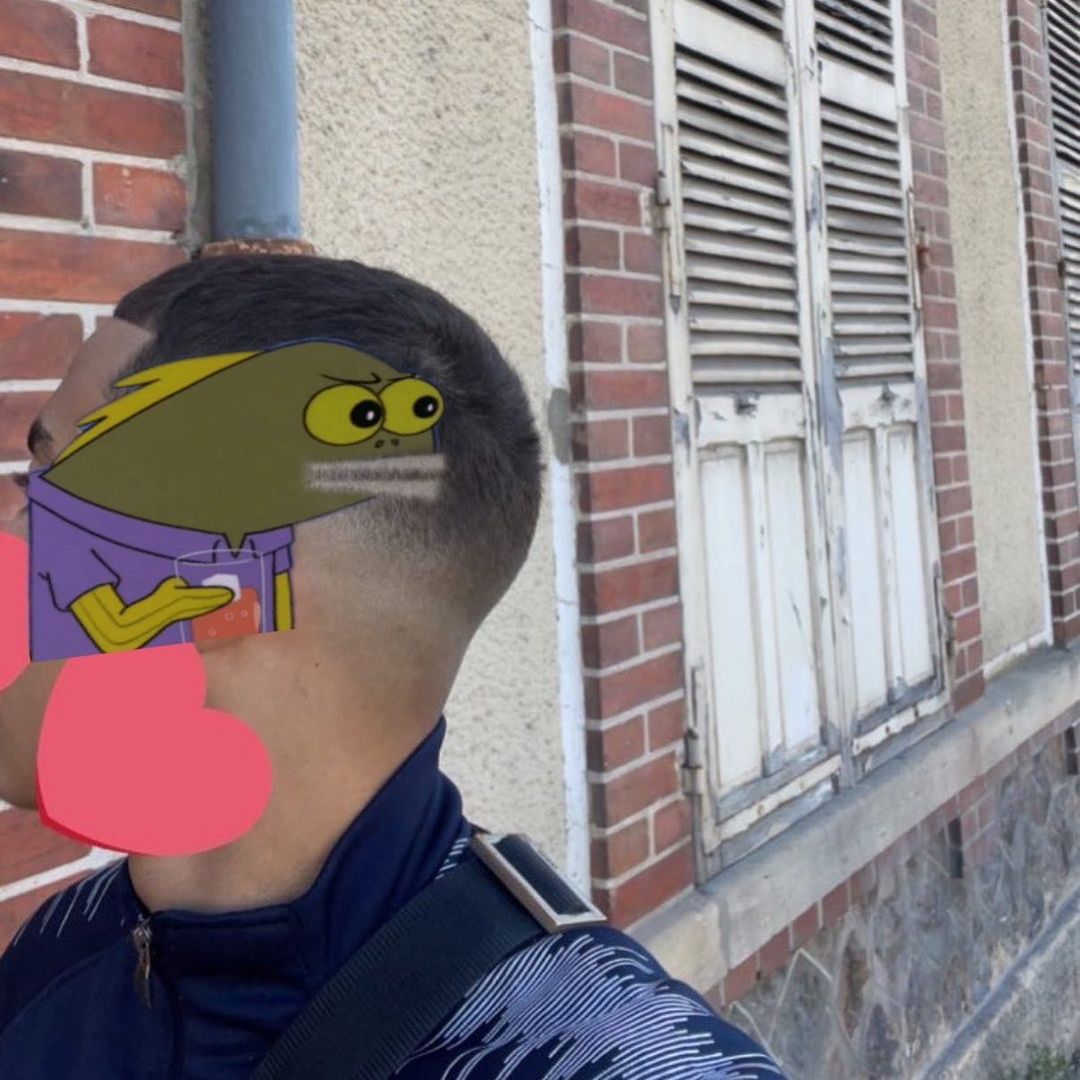 axiatechie's tweet photo. A guy posted his haircut and he got roasted 😭 https://t.co/MCcjx8Hwz2