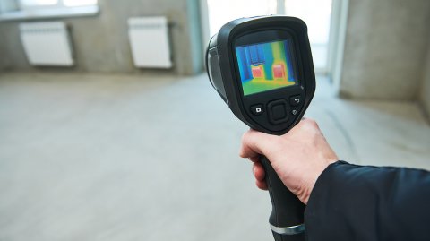 Le nouveau diagnostic de performance énergétique, qui a vu le jour le 1er juillet 2021, agite le marché de l’immobilier. Véritable levier de la rénovation énergétique, il suscite aussi beaucoup de questions. On fait le point. 🔍 #DPE #Immobilie mon.articleinfo.net/r/2uzwdsu