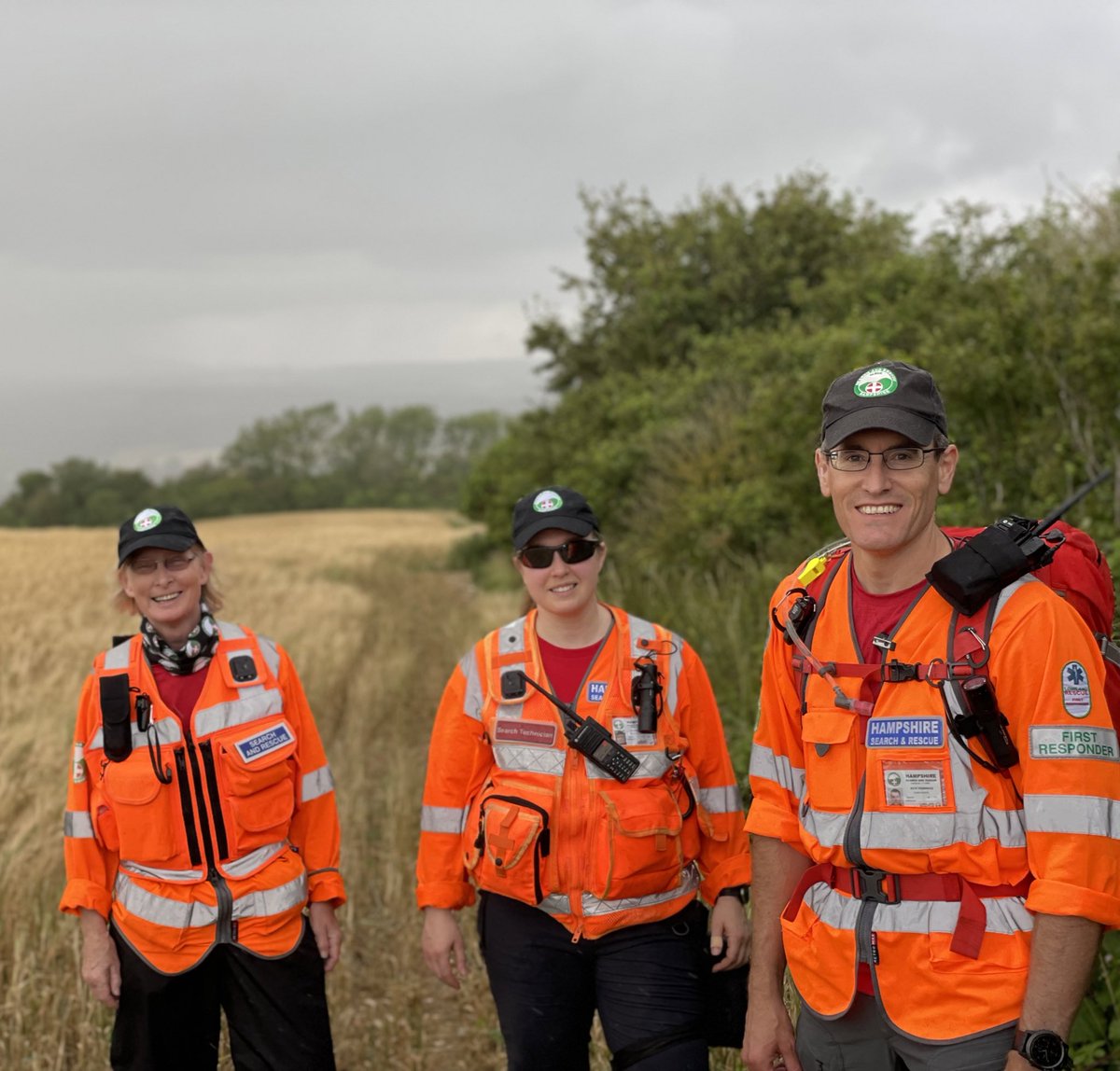 HANTSAR's tweet image. Hampshire Search and Rescue (HANTSAR) is a voluntary organisation (charity no. 1174085). 

We provide round the clock cover to assist Hampshire Constabulary and other agencies to search for vulnerable missing persons.
#aboutus #hampshire #hantsar #SAR #searchandrescue