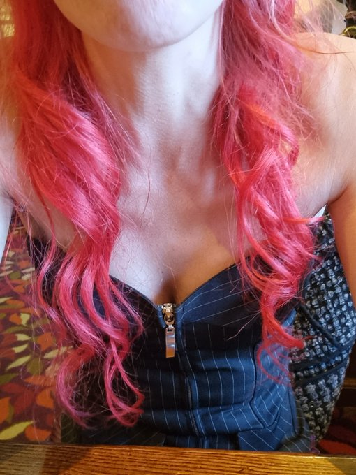 Treated myself to a meal and a few drinks last night. Hope you all having a lovely weekend 😘 https://t<a href="/tag/phmodelcontest"class="tags"><span>#phmodelcontest</span></a>