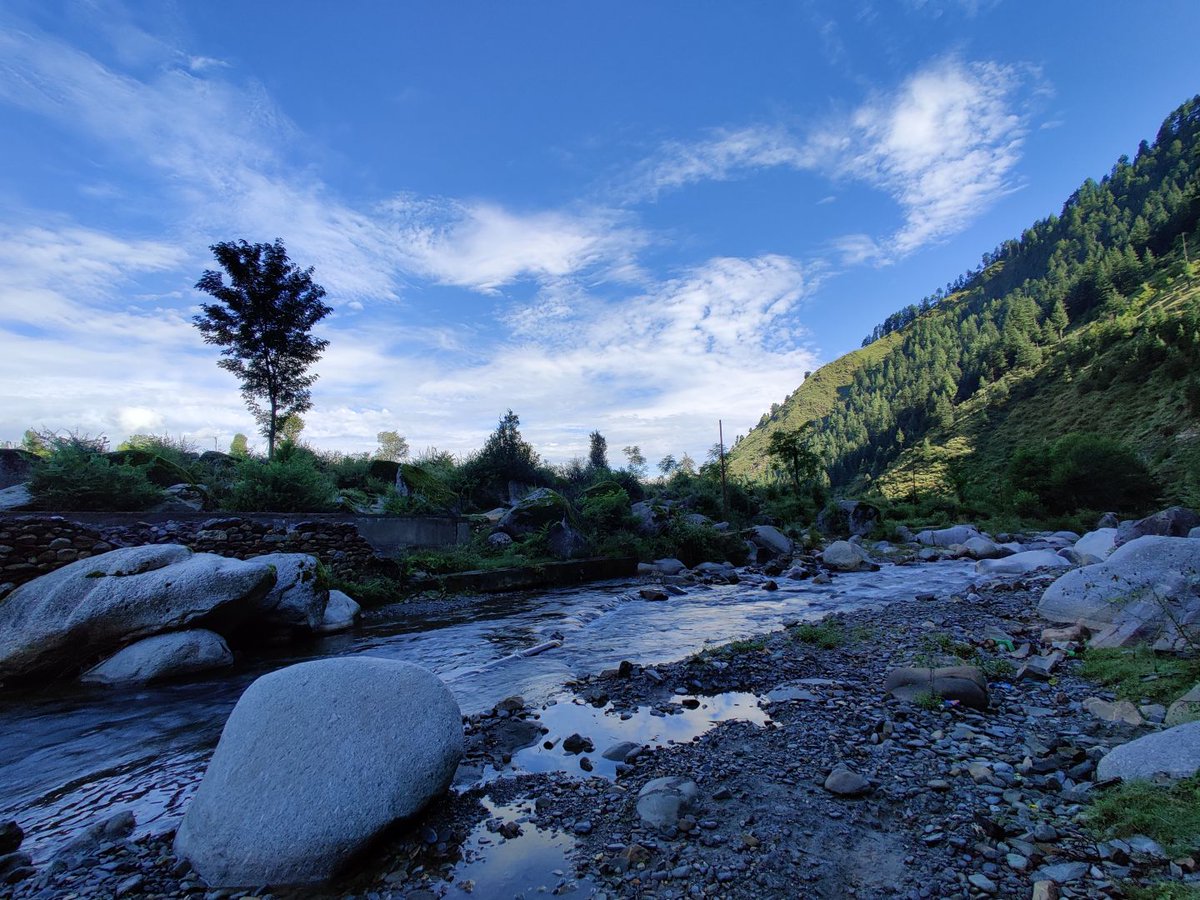 AnmolKaloo's tweet photo. This place has my heart. ❤️
#Bhaderwah https://t.co/BSyyPFd7me