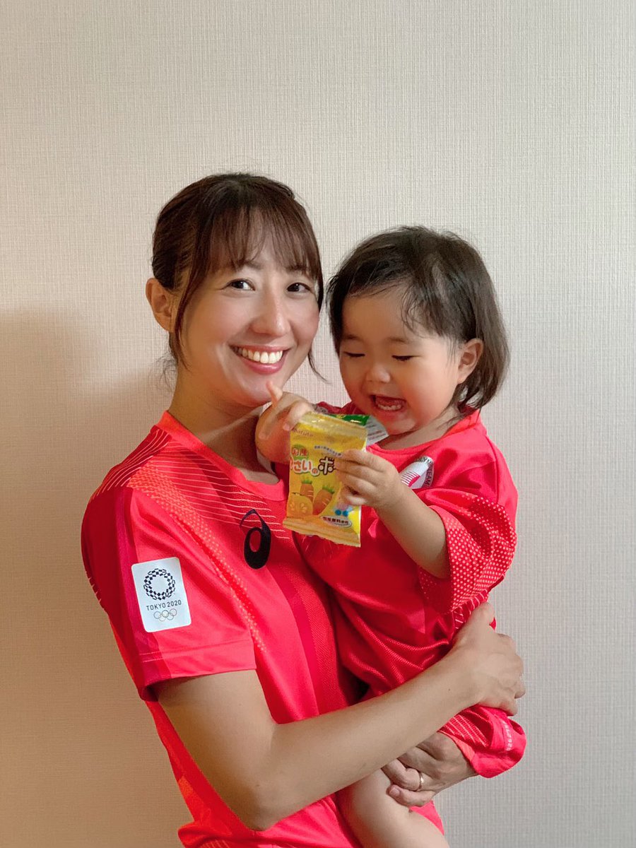 miho_ikeda_run's tweet photo. #TeamRed2020
#がんばれニッポン
#Tokyo2020
このTシャツ、娘もお気に入り🥰 https://t.co/9ClLMH8RUv