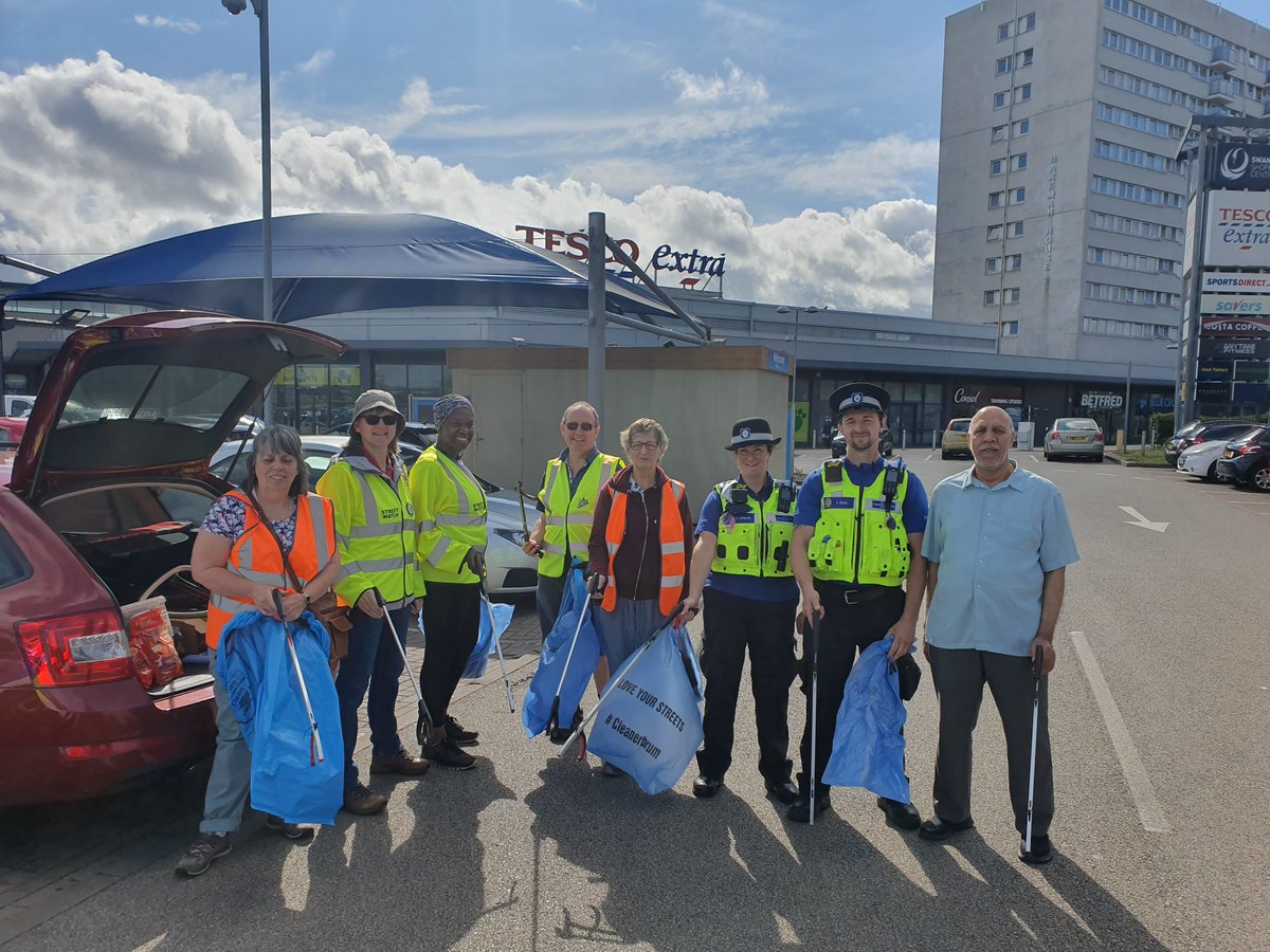 This mornings Community Litter pick with our much valued Street Watch members and Litter picking champions, come join us Church Road and Yardley Road with councillors #askusaboutstreetwatch #acleansweep #beavolunteer