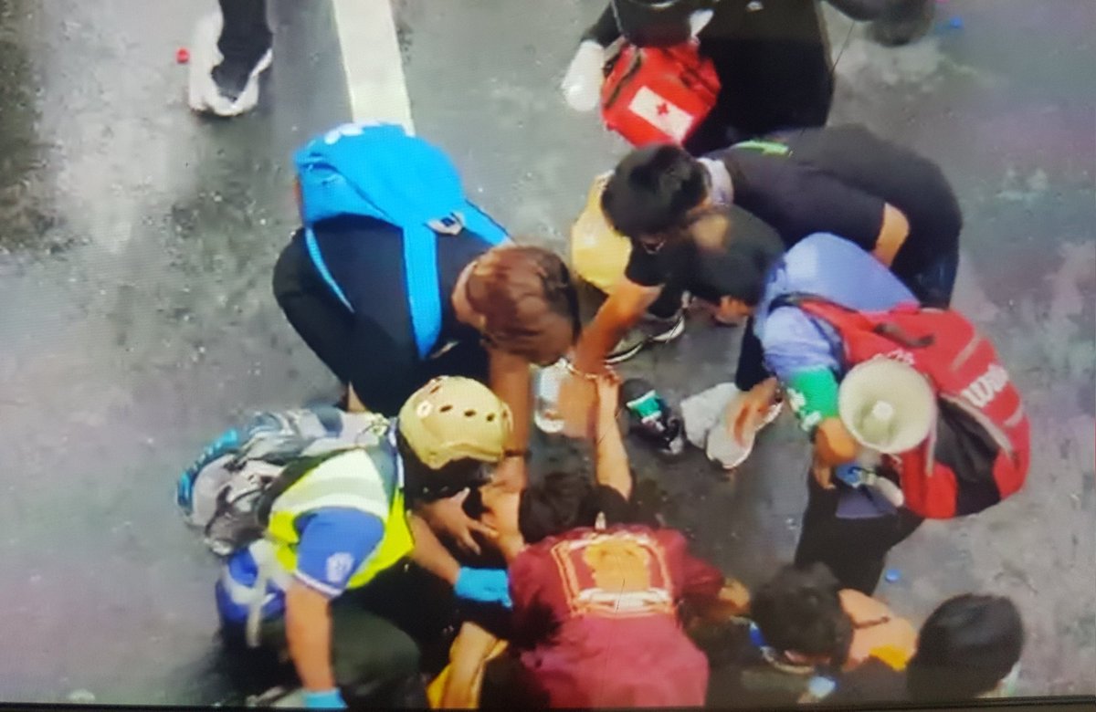 MayWongST's tweet photo. One #Thailand protester injured as police repeatedly fire tear gas and face off with demonstrators #ม็อบ7สิงหา https://t.co/3TplbA7ehl
