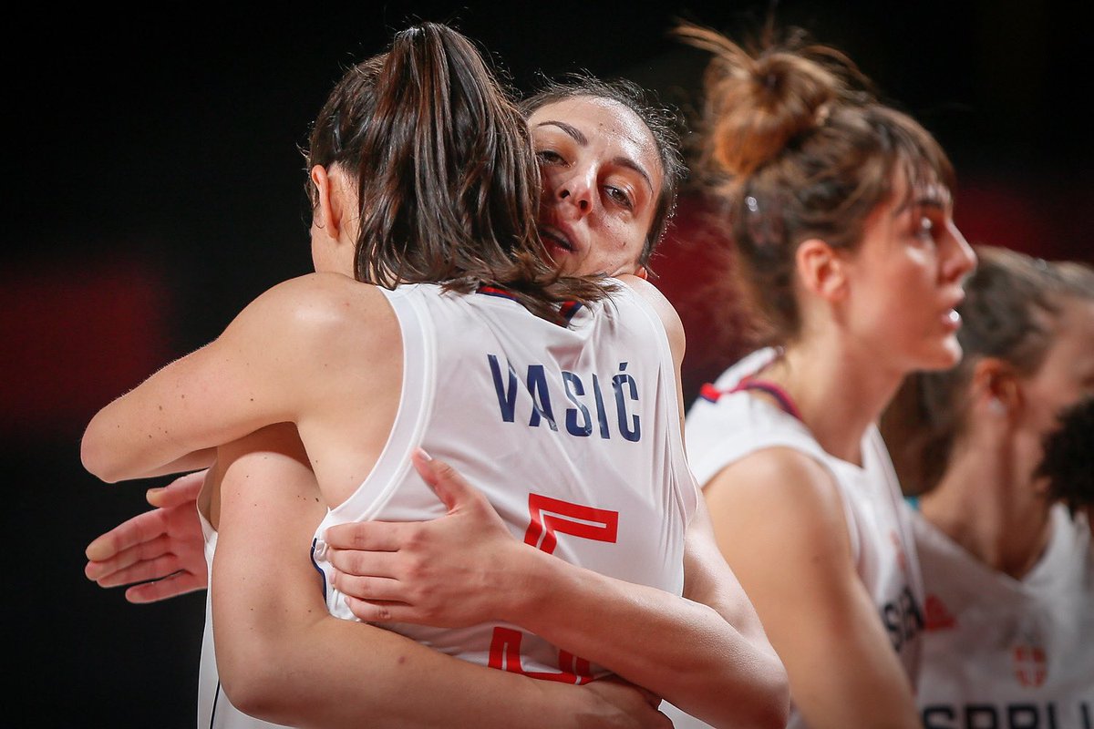 OKSrbije's tweet photo. Last dance…. #Vasic #Brooks 🥺❤️ https://t.co/nkKObGzlTS