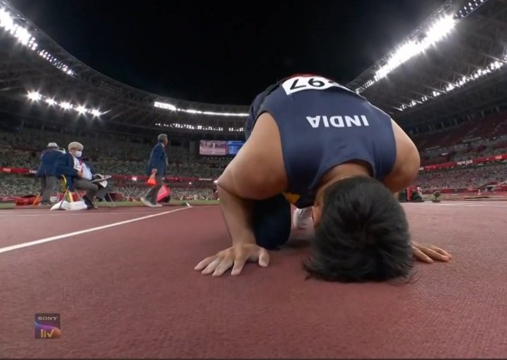 Ramkishor_jaat_'s tweet photo. Created another history… 
First ever Olympic Gold for India in the history of Athletics !! 
#NeerajChopra have made us proud. नीरज चोपड़ा

Congratulations india🇮🇳💚 https://t.co/r7ib66OLw3