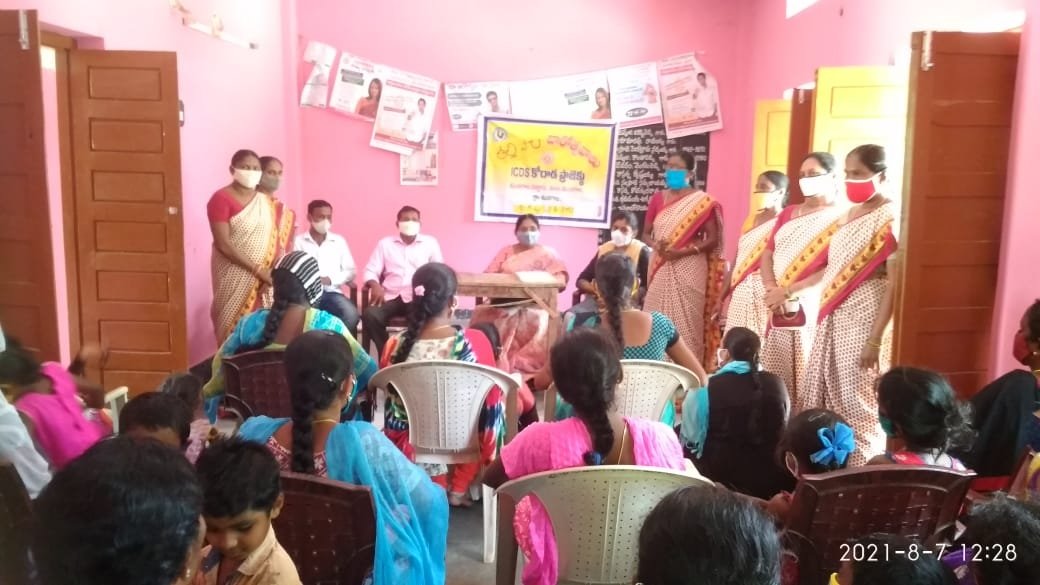 KodadWcd's tweet photo. Poshan Abhiyaan 𝘽𝙍𝙀𝘼𝙎𝙏 𝙁𝙀𝙀𝘿𝙄𝙉𝙂 𝘾𝙀𝙇𝙀𝘽𝙍𝘼𝙏𝙄𝙊𝙉 𝟚𝟘𝟚𝟙 conducted awareness &amp; importance of Breast Feeding programme. 
ICDS PROJECT KODAD Project, 𝕊𝕌ℝ𝕐𝔸ℙ𝔼𝕋 𝔻𝕀𝕊𝕋. https://t.co/VmuPzo8uOw