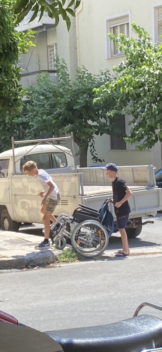 costiscats's tweet photo. #mobility #athens @KBakoyannis @AthensMayor #koukaki #acropolis #disabilities https://t.co/Wm8F1HffyZ