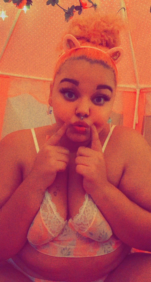 DestinePrincess's tweet photo. @k11tf 🔞Come check out your SPOILED LIL PRINCESS👑
💋 solo play 💋
👑DDLG content👑
-pictures/videos-
-kinks/fetish- 
Light skinned brown eyed 👀
Alternative chubby baby girl w/ a PHAT ASS
Check out my private page https://t.co/XIpXYX3FPi 
Free page- https://t.co/y7abD31Y6L https://t.co/dR5VmjV41Y