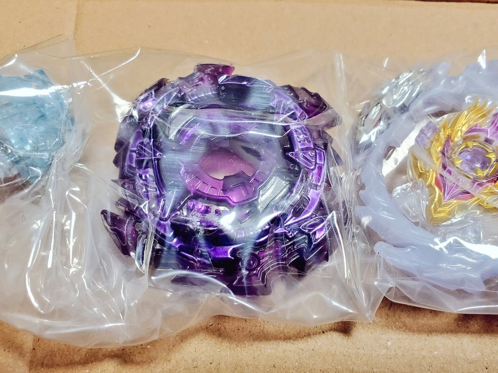 お〜〜〜〜〜〜いw(レアシャーシを保存するために買い足してレアシャーシを出してしまった) 