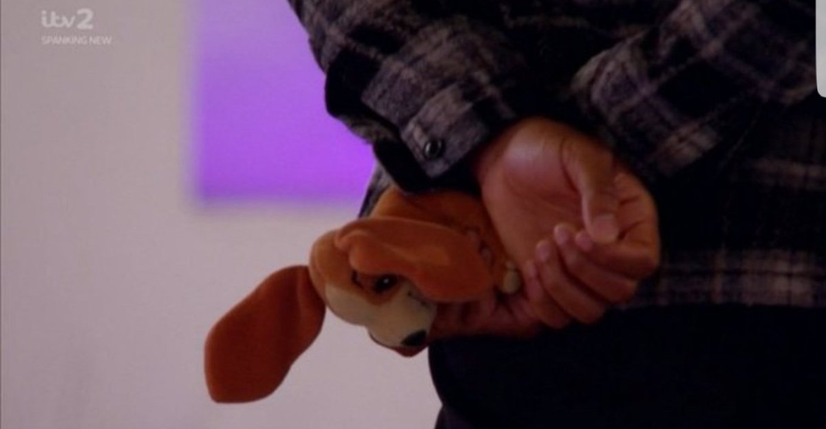 Clarkie_UTD's tweet photo. Faye doesn't get how emotionally draining it is for a guy thats trying to fix a heart he didn't break. Its always about her emotions and issues, l feel sorry for teddy. #LoveIsland #faye https://t.co/oB3Q0E8wA9
