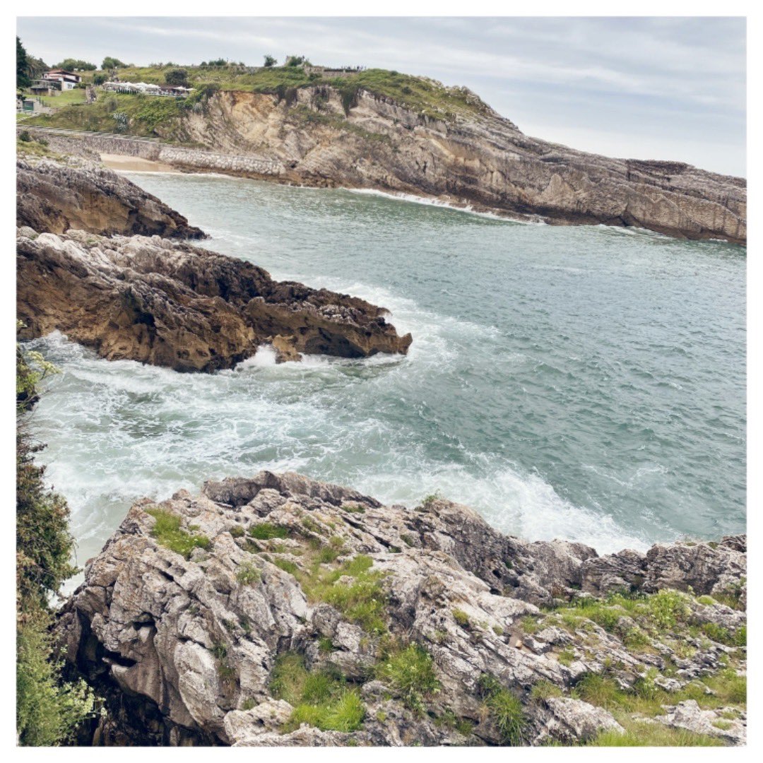 Ines_Cruz's tweet photo. Beach days up north

https://t.co/ZYmD5llkOv

#chezagnessummer #veranochezagnes #quebienseestaveraneando  #verano #summer #veraneando #ChezAgnesinLlanes #ChezAgnesinAsturias #TheAsturiasTour #llanes #Asturiasthroughmyeyes #ocean #oceano #playasalvaje #playa #playasdellanes https://t.co/Lu1ebQOPDs