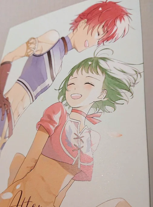 グミの新刊が届きました!表紙はキュリアスIRホワイトで控えめにキラキラしてます。本文はキンマリVでほんのり黄み。そしてトーンの貼り忘れと消し忘れを見つけました。見なかったことにする 