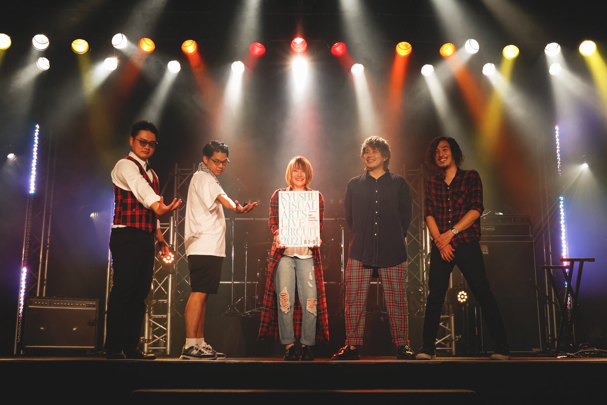 F_VisualArts's tweet photo. ＼KVA LIVE CIRCUIT 2021 Day1／

今日から始まりました！
本日のゲストライブはHALE☀️
来月のワンマンライブ無事に開催されますように💫

ライブ写真はインスタみてね〜！
https://t.co/9PFkl2n3tI

#専門学校 ＃九州ビジュアルアーツ #福岡 
#KVA #配信ライブ https://t.co/tUKyp9sYwO