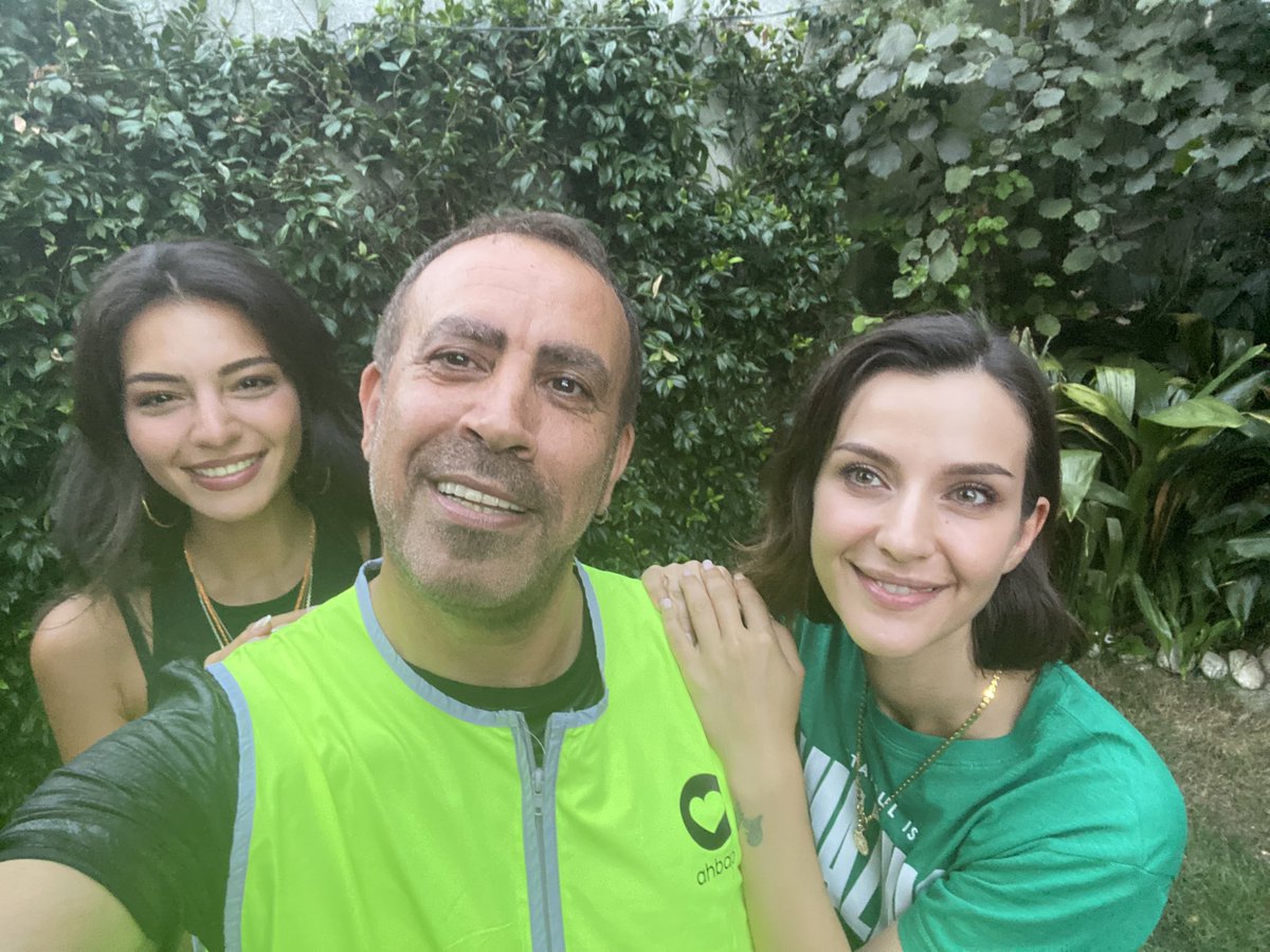 Onlar Haluk abilerinin melekleri.
Yangından yaralı olarak getirilen hayvan dostlarımız için önümüzdeki günlerde İzmire Ferdinandın çiftliğine gidip çalışacaklar. 💚💚💚
<a href="/RealMelisaPamuk/">Melisa</a> 
<a href="/iremhelvacioglu/">Irem Helvacioğlu Kaspar</a>