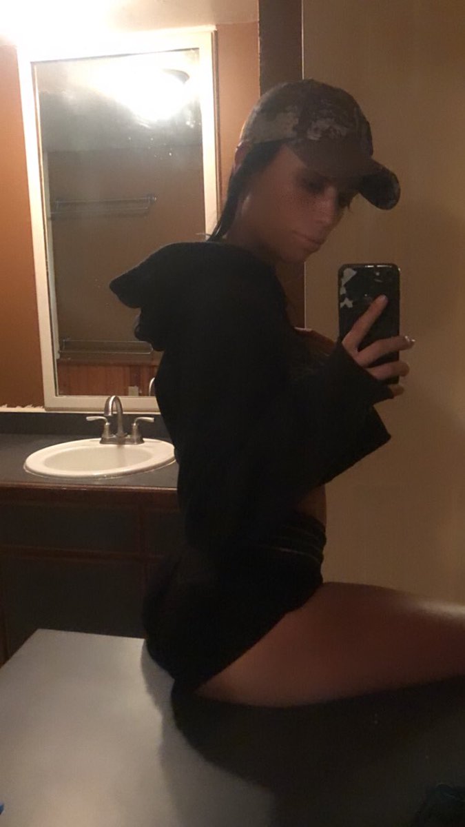 barebowedbabe's tweet photo. https://t.co/zy6ug7sUa6