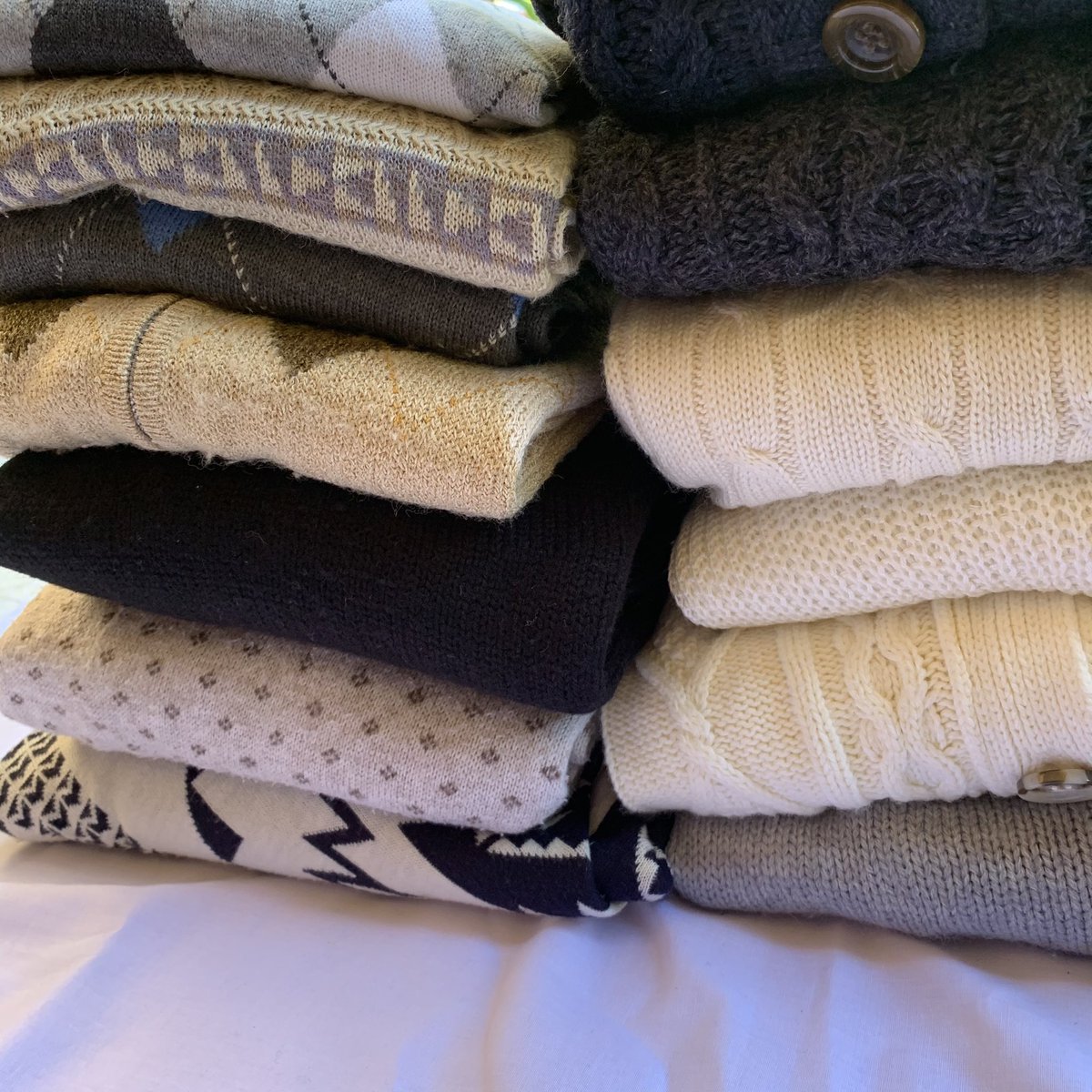 twiceaile's tweet photo. ✨Thrift premium Knitwear under 65k✨ 
New Upload 
Vol. 9
motif gemes gemess dan tebel yaaa hihi
mau liat details ke
https://t.co/Bbvrtg2jdh
atau scroll kebawah☺️ https://t.co/yWYok2BsIS