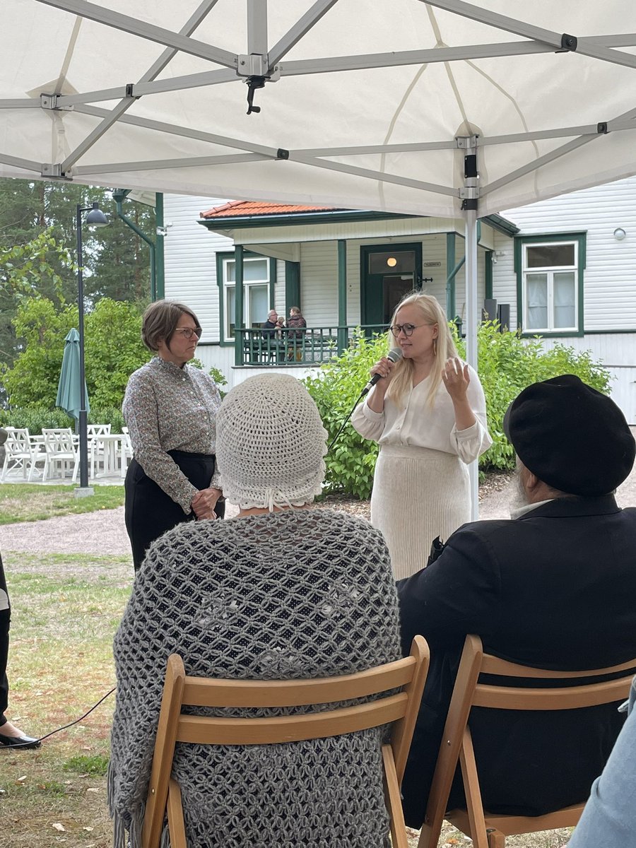 Naisten roolin vahvistaminen yrityksissä lähtee jo varhaiskasvatuksesta ja naisten ja miesten roolien ravistelemisesta. @MiB_ry #tasaarvo #kotkaniemi #varhaiskasvatus