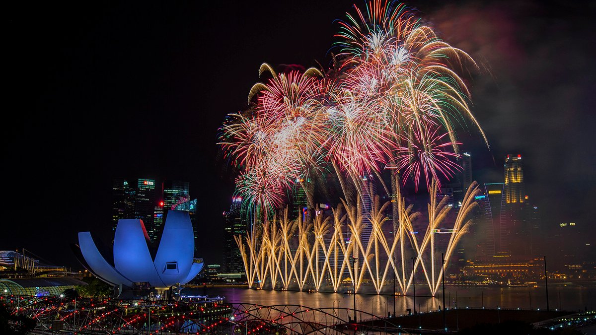 𝐂 𝐉 𝐓𝐞𝐨 ウォーターフロント プロムナード Waterfront Promenade 8月9日に迎えるナショナルデーの目玉 ナショナルデー パレード Ndp National Day Parade 中でも花火は最も見どころの一つ Singapore Ndp21